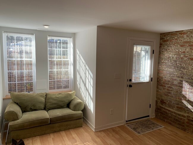 Photo - 660 E St NE Unit 1/2