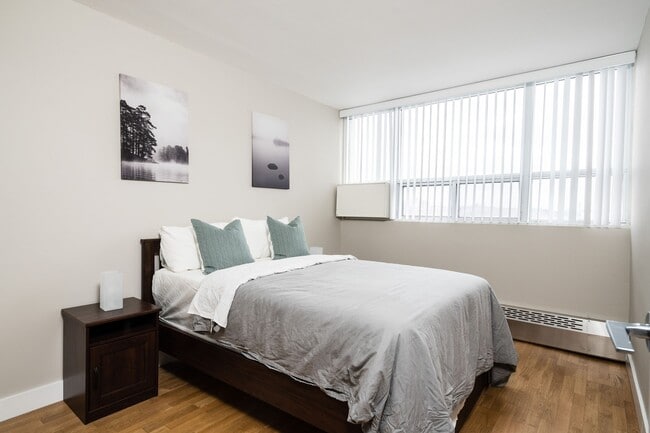 Photo - 730 St Clarens Ave Unité 1105