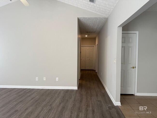 Photo - 1305 Dominoe Trail