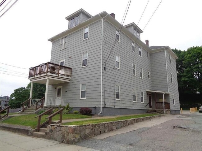 Building Photo - 71 Hamlet Ave Unit 1R