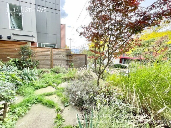 Classic Charm! 1-Bedroom Apartment in Capi... - House Rental in Seattle ...