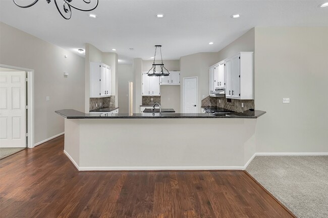 Building Photo - 3030 Hemingway Dr