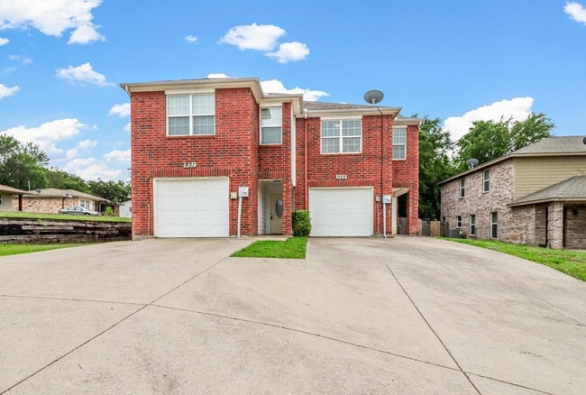 Building Photo - 929-931-931 Parkplace Ridge Unit 931