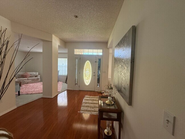 4 Ballard Ln