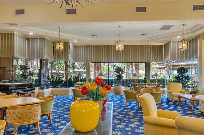 Photo - 63 Cascade Lake St