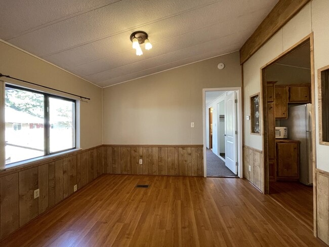 Photo - 9384 Lott Rd