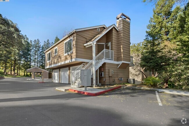 Building Photo - 384 Mill Rd Rental