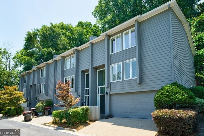 Photo - 4010 Roswell Rd NE