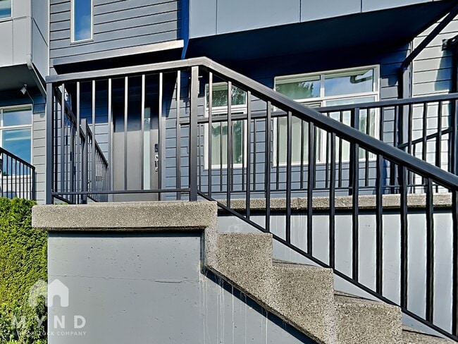 Building Photo - 18817 Beardslee Blvd Rental