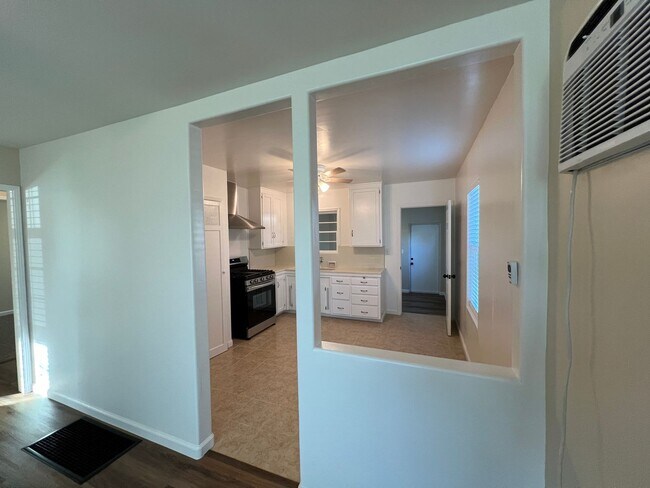 Photo - Updated 2-bedroom cottage in La Loma neigh...