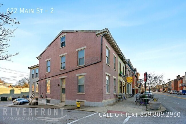 Photo - 622 Main St Unit 2