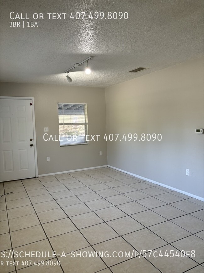 Photo - 830 Carver St