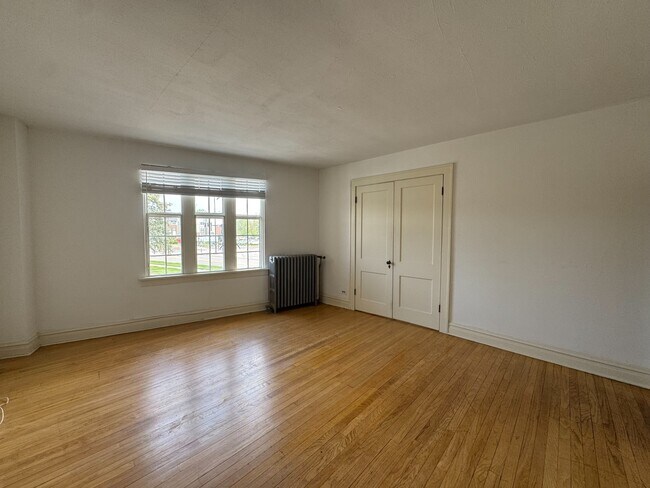 Photo - 28W579 Stafford Pl Unit 1