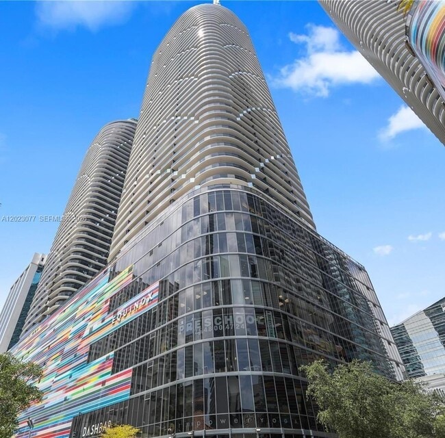 Building Photo - 45 SW 9th St Unit 3501