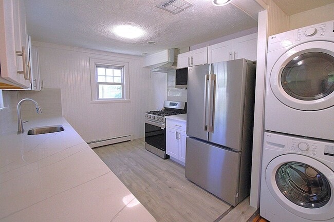 Photo - 14 Raydol Ave