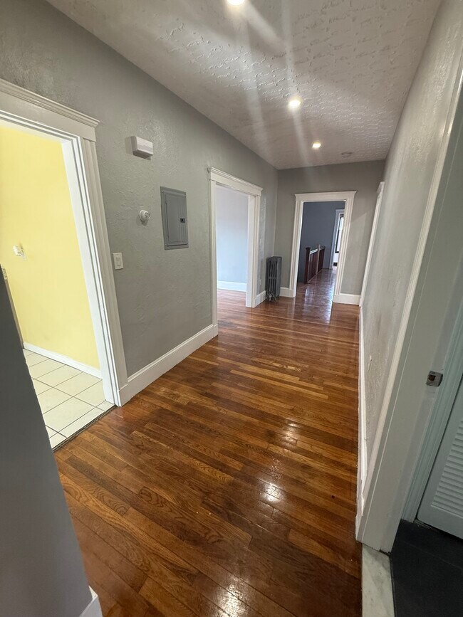 Photo - 129 Stanwood St