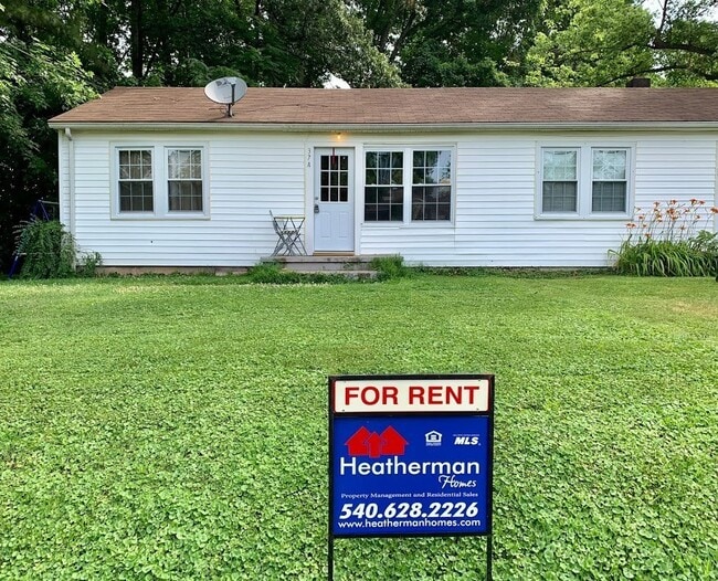 Building Photo - STAFFORD DUPLEX - CLOSE TO TBS GATE OF QUA... Rental