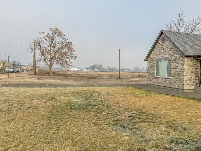 Photo - Cozy Single-Family Home with large yard in Caldwell