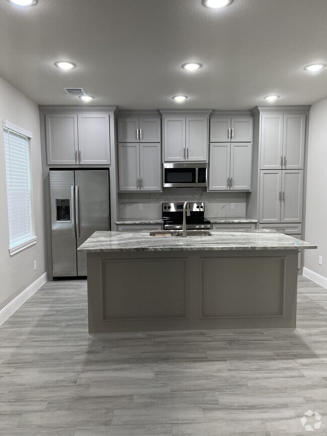 Building Photo - 2610 Appian Way Rental