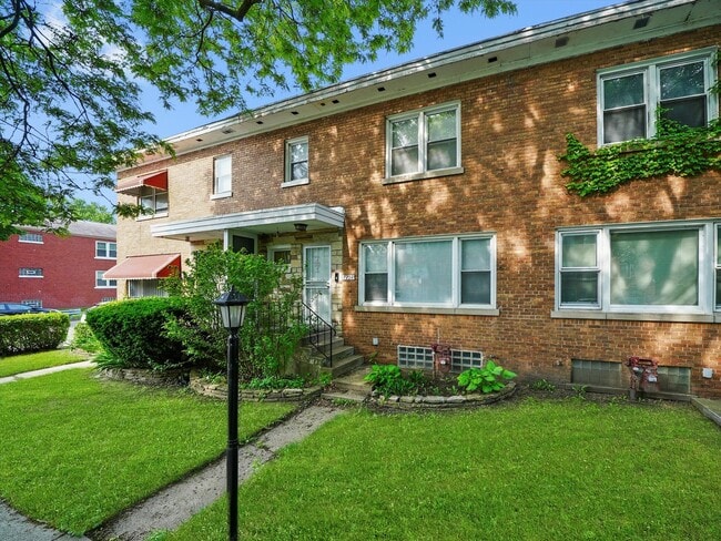 Building Photo - 7754 S Yates Blvd