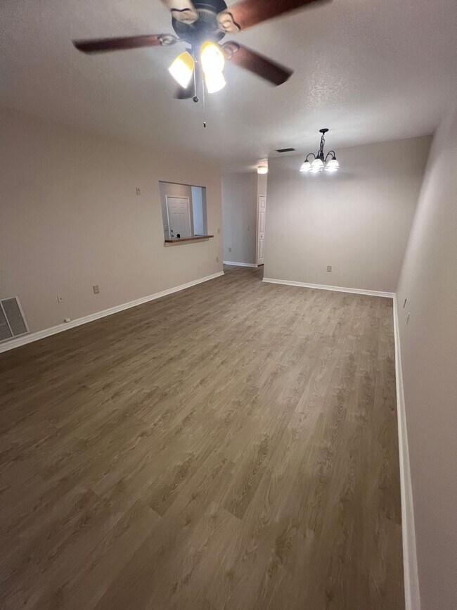 3 bed/2 bath in Villages of Bloomingdale Condo Unit 201 Condo for