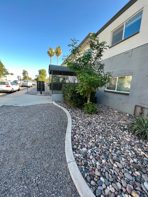 Photo - 813 E Marlette Ave Unidad #10