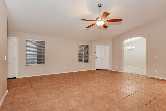 Photo - 118 W Tumbleweed Ct