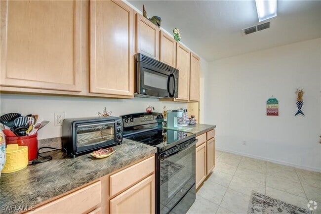 Building Photo - 2301 SW 38th Terrace Rental