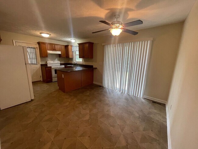 Photo - 5039 Coker St