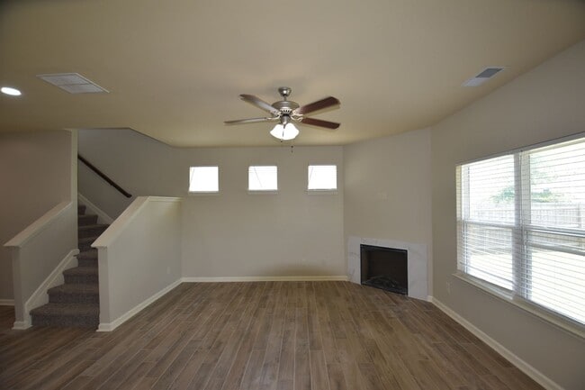 Photo - 128 Centerra Springs Dr