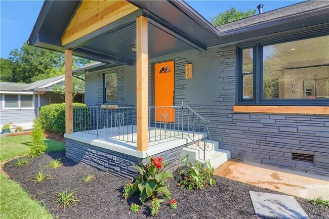 Photo - 776 Norwood Rd SE