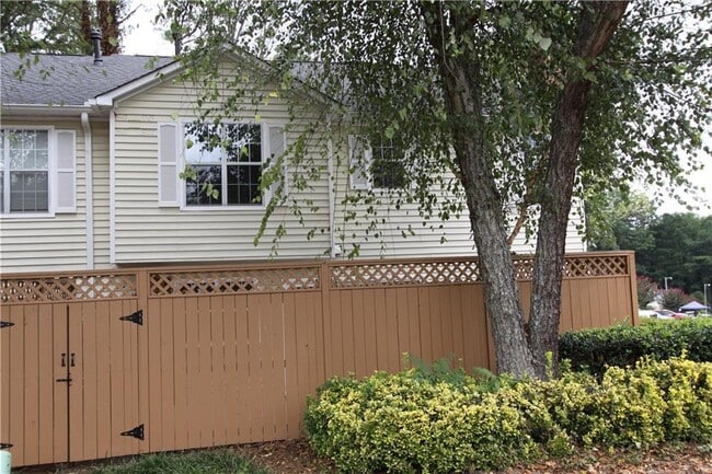 Building Photo - 5577 Clover Rise Ln