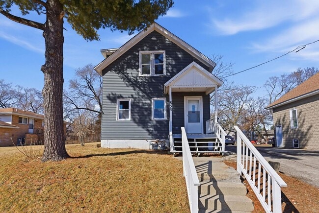 Building Photo - 835 Bishop Ave Unit 2