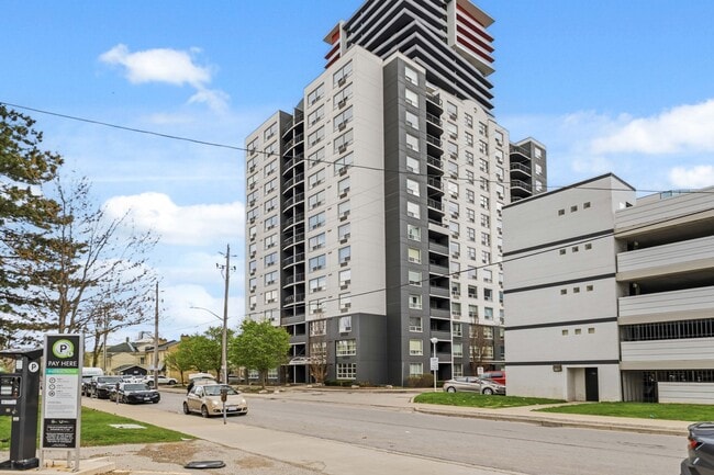 Building Photo - 155 Kent St Unit 405
