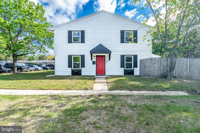 Photo - 43 Vernon Ct Townhome