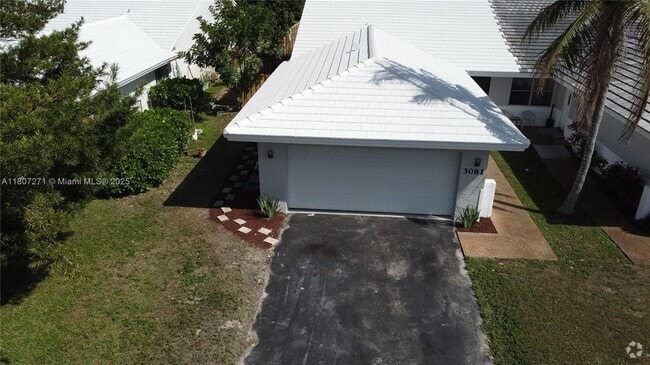 Building Photo - 3081 NW 103rd Ln Rental