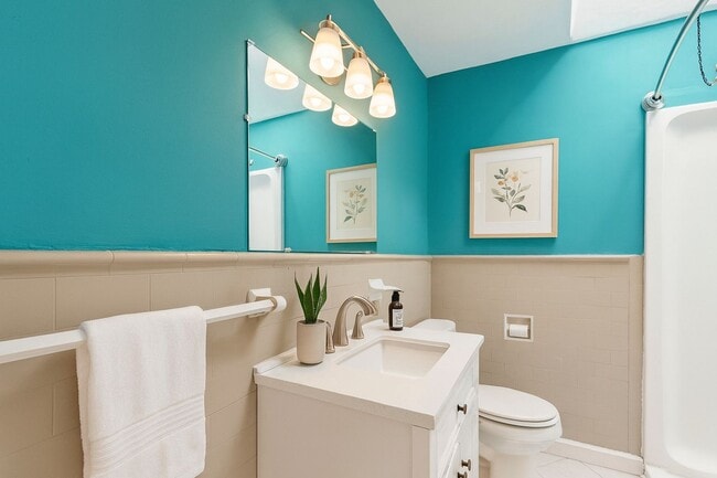 Photo - 358 E Upsal St