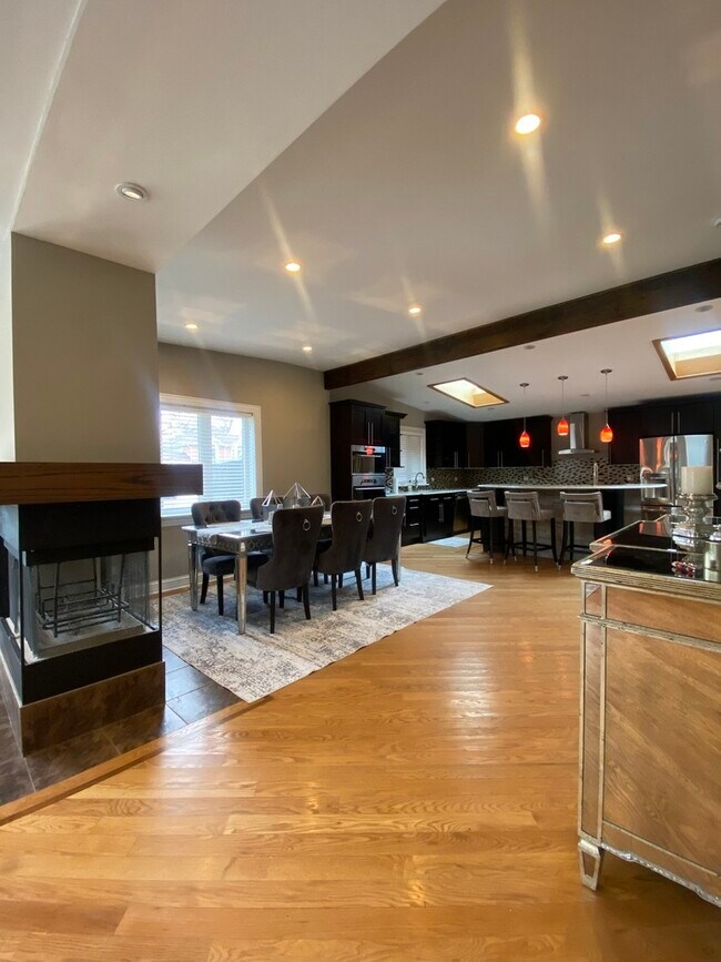 Photo - 4735 Locust Ave