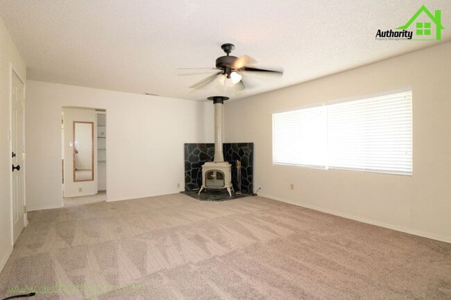 Photo - 21627 7 Lakes Rd