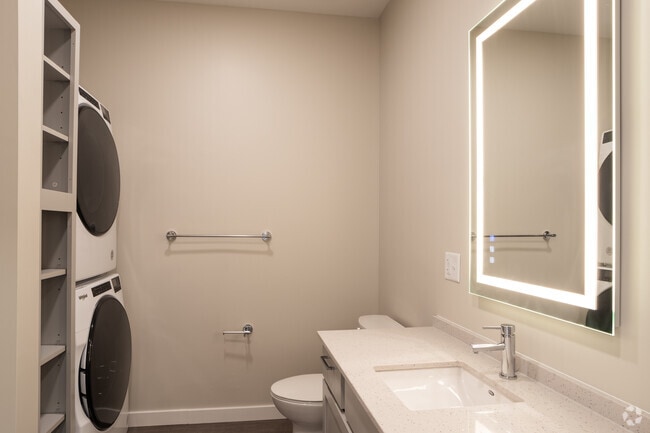Studio - 518SF - Bathroom