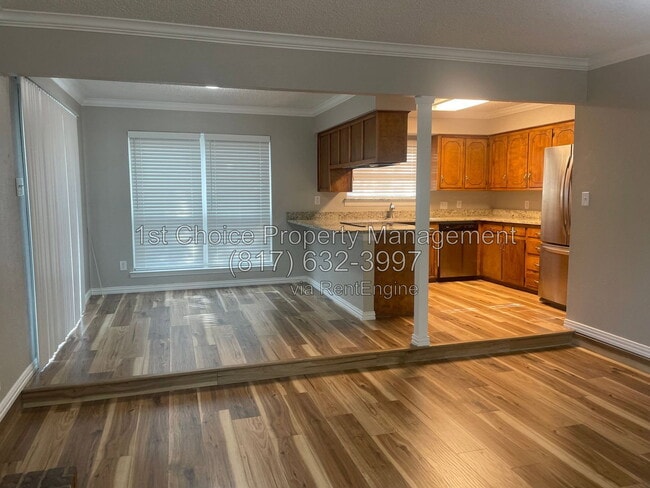 Photo - 1516 Oakridge Ct W