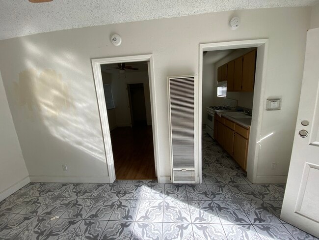 Photo - 1372 Gaviota Ave Unit B