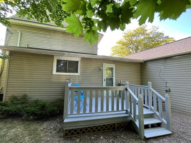 Building Photo - 1670 Mount Hope Ave Unit A- upstairs