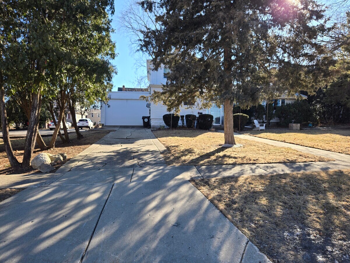 Garaje grande anexo y taller climatizado - 3603 Waukegan Rd Unidad B