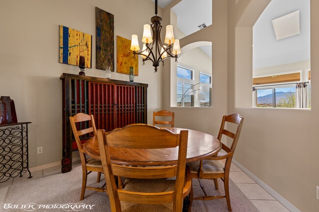 Photo - 725 Ventana Cir