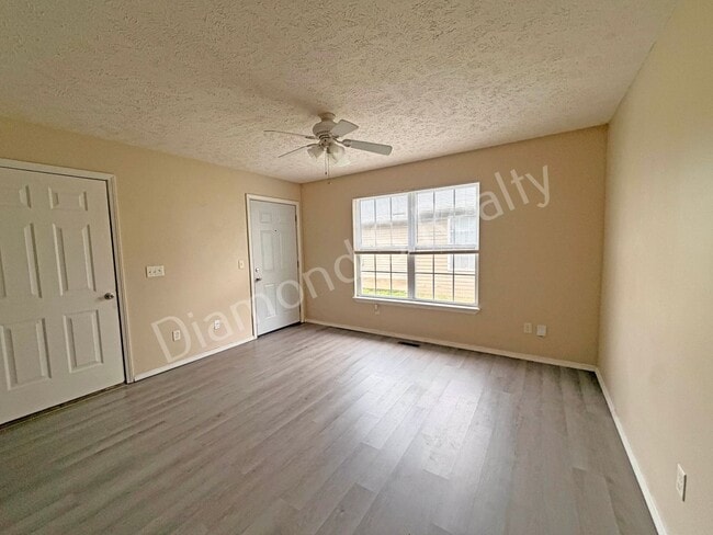 Photo - 3 Bedroom Duplex Available!