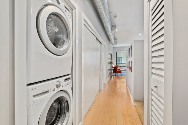 Photo - 889 Date St Unit 541