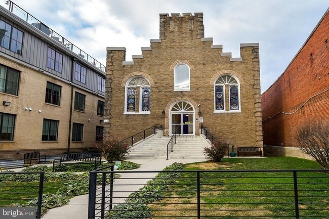 Building Photo - 625 Park Rd NW Unit C7