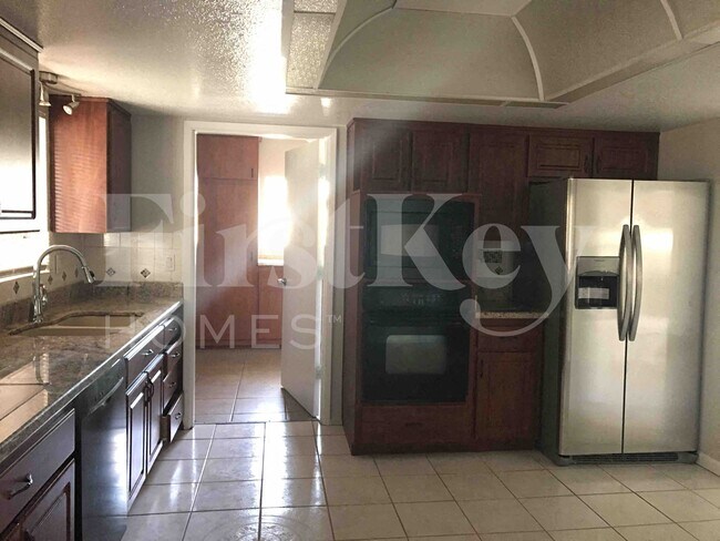 Photo - 4826 W Paradise Ln