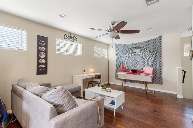 Building Photo - 3504 Speedway Unit B